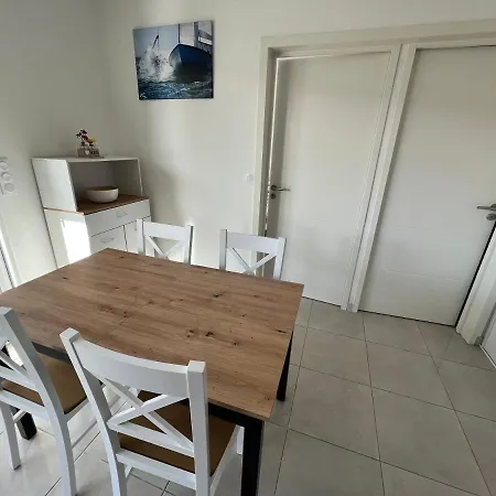 Appt 4 Personnes Tribord アパート